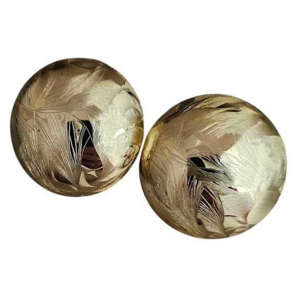 🏆Vintage Gold Tone Brushed Etched Textured Half Dome Stud Earrings - Picture 1 of 5
